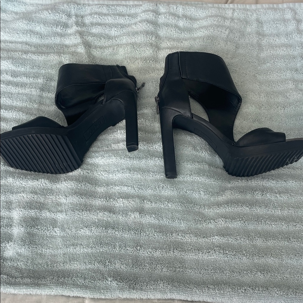 DKNY Elegant Black Heeled Sandals Worn still in good condition - Picture 7 of 7